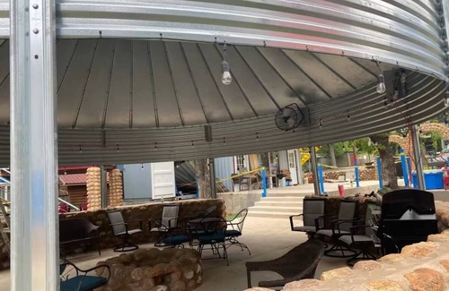 Medicine Park Apartment | In the Heart of Medicine Park, Right outside of Fort Sill perfect for Basic Training Graduation.