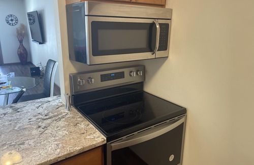 Plymouth House | In the heart of Maple Grove!