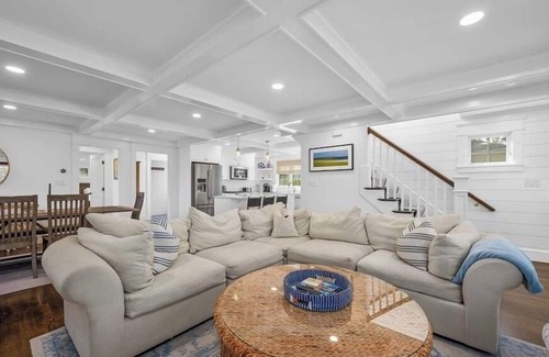 Osterville House | In the Heart of Osterville Village Newly renovated Pets considered RPMS087