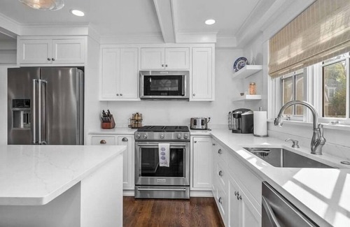 Osterville House | In the Heart of Osterville Village Newly renovated Pets considered RPMS087