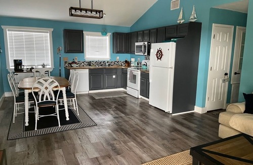 Port Aransas House | In the Heart of Port A! Beach - Boat - Fish! Cart Zone - Pets OK - Fenced Yard