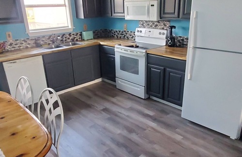 Port Aransas House | In the Heart of Port A! Beach - Boat - Fish! Cart Zone - Pets OK - Fenced Yard