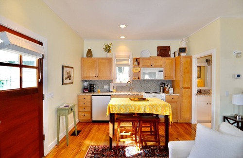 Rosemary Beach Apartment | In the Heart of Rosemary Beach - Beach, Pool, & Shops Steps Away