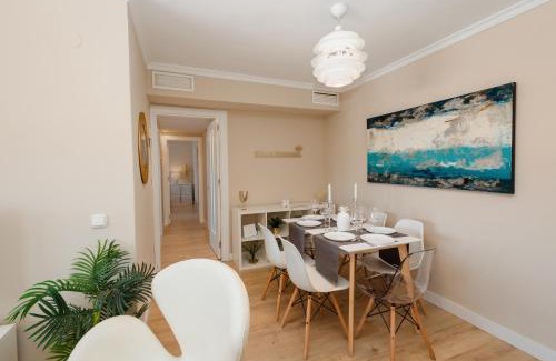 Poligono Alameda Apartment | In the historic center of Malaga, very close to the beach and the AVE train station, with private parking