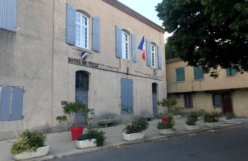 Mormoiron Apartment | In the shadow of the giant of Provence