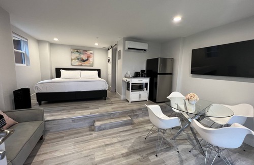 Hendersonville Apartment | In the Tree's Studio @ Skylaranna Resort