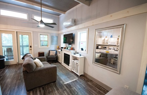 Young Harris Cabin | In the Woods is the perfect place to Relax and enjoy the peace and privacy