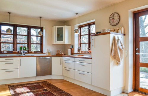 Kulhuse House | In this large, spacious cottage is room for the whole family.