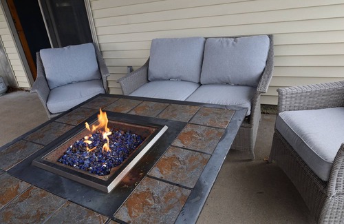 Hermann House | In town -2 bedroom + 2 sofa beds + game room/common area -fits 8 people