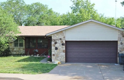 Hermann House | In town -2 bedroom + 2 sofa beds + game room/common area -fits 8 people