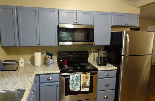 Highlands Apartment | In Town Mountain Cottage Apartment