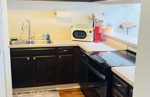 Historic Kailua Village Condo | In Town Ocean View Condo-Walk to the Beach, Shops, Restaurants and Bars!