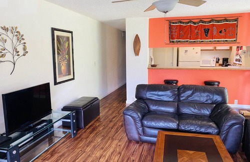Historic Kailua Village Condo | In Town, Ocean View, Steps Away From The Beach, Shops, Restaurants And Bars!