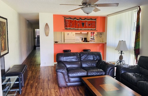 Historic Kailua Village Condo | In Town, Ocean View, Steps Away From The Beach, Shops, Restaurants And Bars!