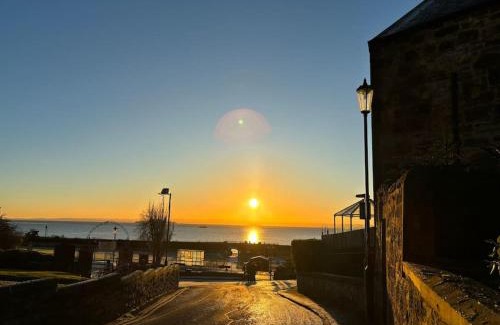 Burntisland House | Inchview Beachfront Oasis