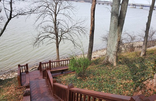 Cadiz House | Includes weekday pontoon! Near LBL, lots of deck space. 3 bed/2 bath