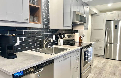 Fort Langley House | Inclusively Home - The Glover Suite