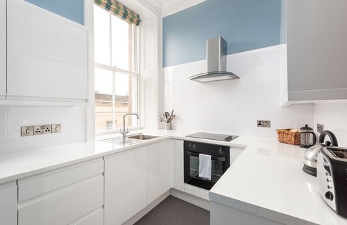 Old Town Apartment | Incredible 1 bedroom + sofabed on the famous Royal Mile 200 metres from Edinburgh Castle