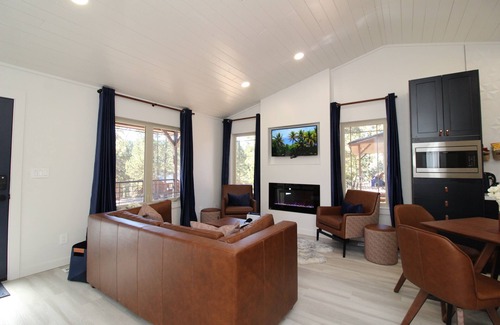 Angel Fire Cabin | Incredible cabin, remodeled, minutes to Resort, fire pit, A/C