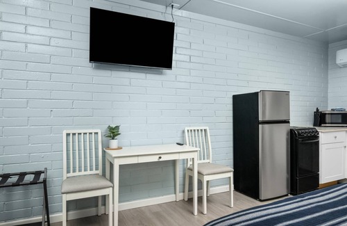 Rockaway Beach Condo | Incredible Central Rockaway Location, *Pet Friendly*, Patio, Walk to Beach and Downtown, Unit 4