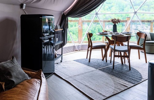 Pikeville Cabin | Incredible Cliffside Setting