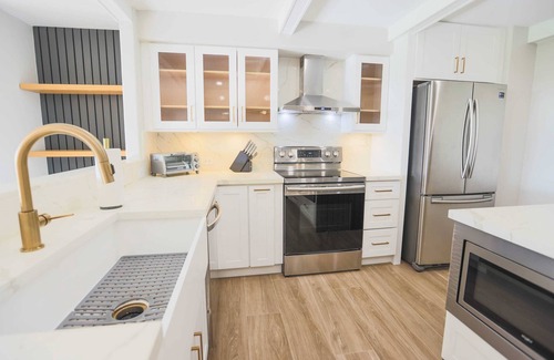Kaanapali Condo | Incredible Fully Renovated -Top Floor Villa - D303