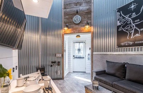 Brentwood Bay House | Incredible Grain Bin/Silo on Beautiful Vancouver Island!