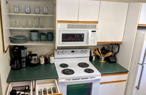Twin Mountain House | Incredible Guest House & King Suite Twin Mountain River House