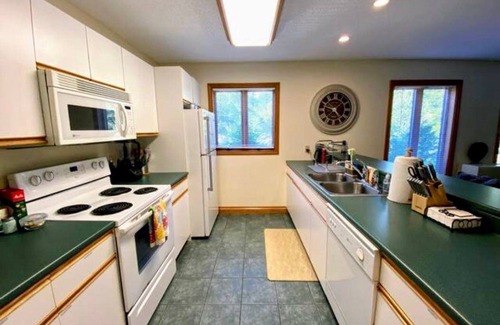 Twin Mountain House | Incredible Guest House & King Suite Twin Mountain River House