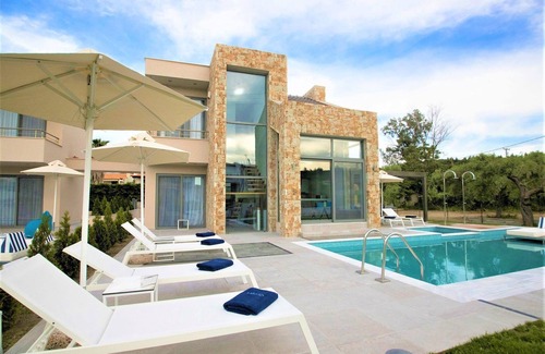 Pefkochori Villa | Incredible Halkidiki Villa | Villa Fredegar | 4 Bedrooms | Spacious Furnished.