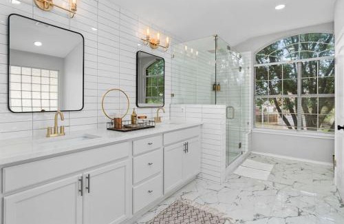 Pflugerville House | Incredible Heated Pool HotTub Gameroom-Movieroom