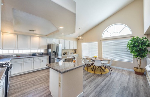 Green Valley North House | Incredible Home can accommodate 12 guests!