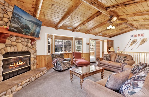Summit Estates Cabin | Incredible Modern Immaculate Resort Log Cabin Retreat