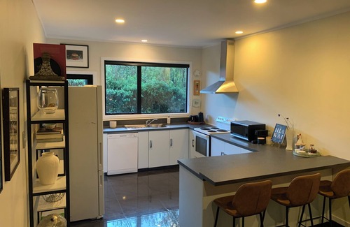 Mapua Apartment | Incredible mountain & sea viewsn- 2 Bedrooms apartment (ground floor)