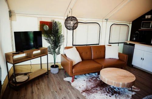 Cadiz Other | Incredible Safari Tent with Hot-tub, Fire Pit and Sauna in Cadiz, Kentucky