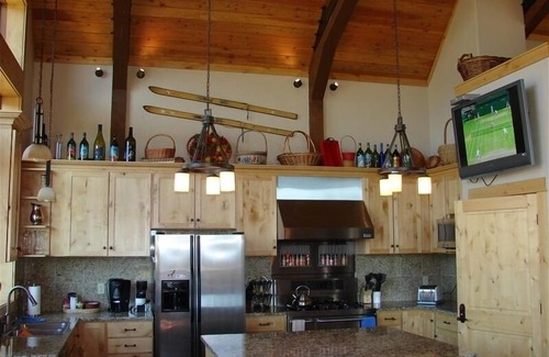 Big Sky House | Incredible Ski-in-Ski-Out Private Home - Diamond Hitch Sleeps 18
