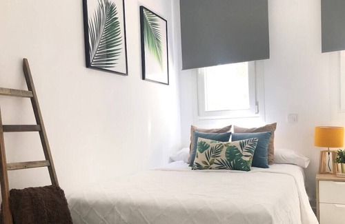 Palos de la Frontera Apartment | Incredible triple apartment in Atocha, 3A