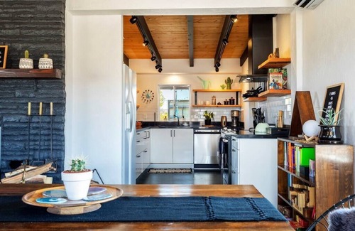 Yucca Valley House | Incredible Views, Hot Tub, Cowboy Pool, Fire Pit · Starship Landing: Luna