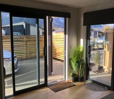 Kawarau Falls House | Incredible Views of the Remarks - New 2 Bed Townhouse