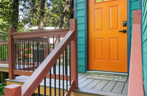 Gold Bar House | Incredible Views ~ Trail Access~ Kayak Rentals Nearby