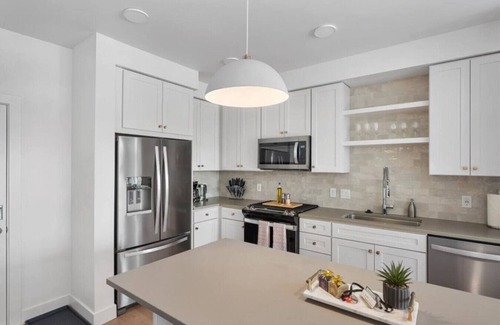 Fairpark Apartment | INCREDIBLE Views Capital +MTN+City! Penthouse cnr suite! Best Amenities!