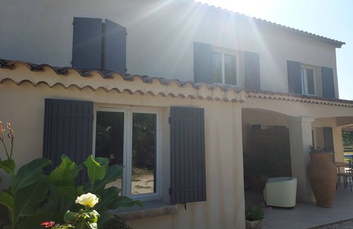 Althen-des-Paluds House | Independent studio with courtyard and parking