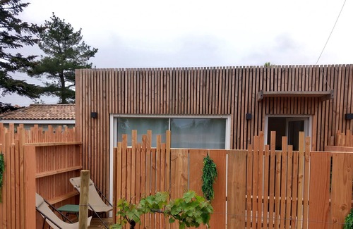 Saint-Medard-en-Jalles Apartment | independent studio with terrace 10 minutes from Bordeaux airport