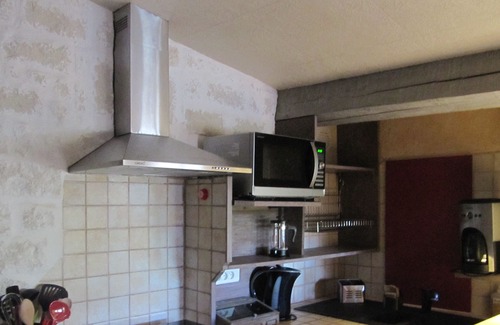 Carnoux-en-Provence Apartment | Independent studio for 2 people in Carnoux en Provence, haven of peace and rest.
