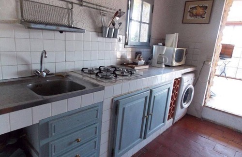 Roussillon House | Independent gite, with terrace and breathtaking views of the Luberon, swimming pool