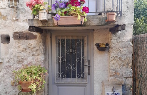 Le Rouret House | Independent guest house for a romantic getaway