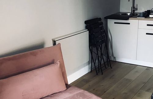 Ravenna House | Independent ML32 suite with garden and reserved parking space