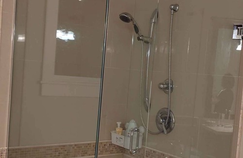 Richmond City Centre House | Independent room in Garden city villa