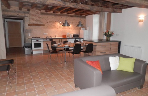 Persac Cottage | Independent, spacious cottage for a peaceful stay-Montmorillon-Futuroscope-Swimming pool