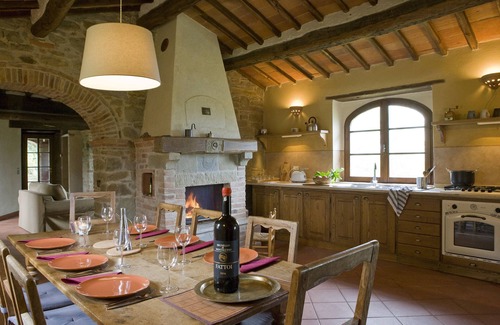 Lucignano Villa | Independent villa with terrace surrounded by olive groves in Tuscany - Podere Argena